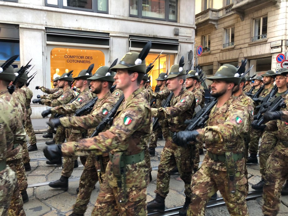 DDA9D4E3-F7D3-4974-8732-9F9F89BE1994