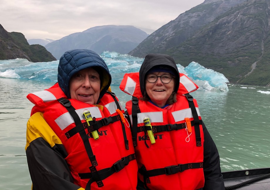 99055FEC-B3FB-4B5B-A877-6C1ECA302EB4