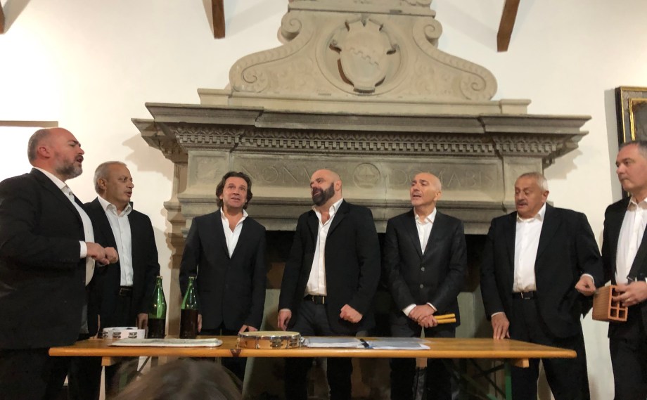 61513C36-2A49-4170-937F-FE498F40BBAD